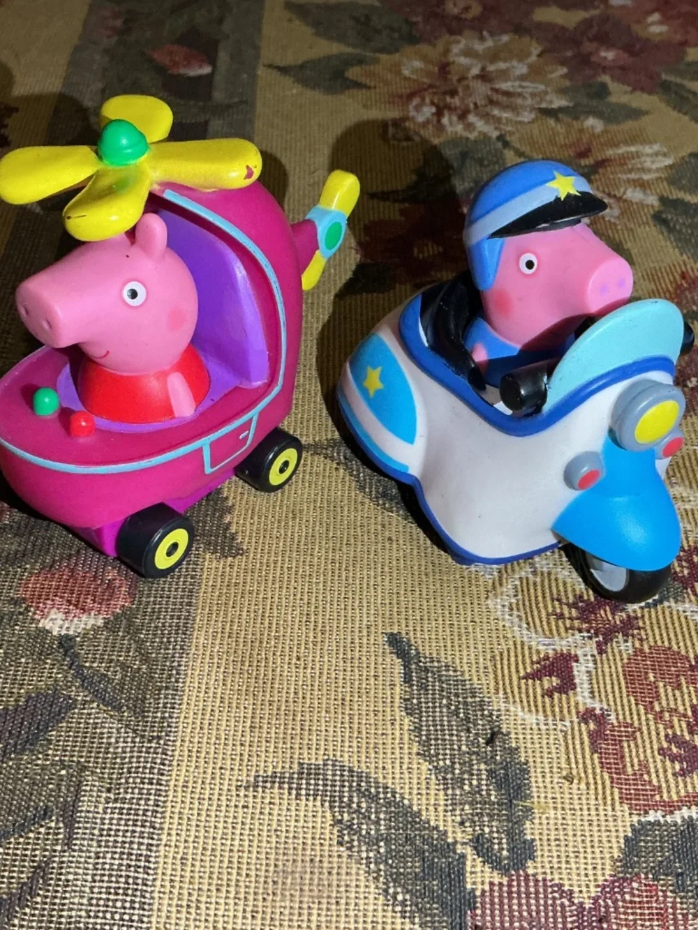 Peppa Pig Jazwares 2 Car Racers Police Train toy Figures george pig